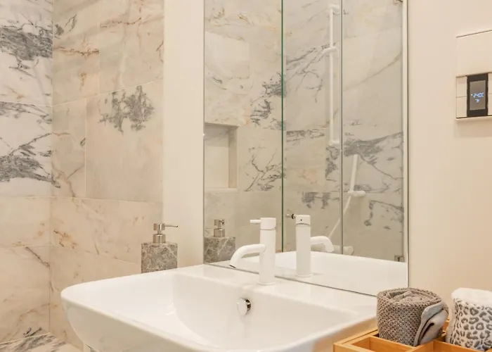 Lejlighed Liberdade Garden & Indoor Pool By Lovelystay Lisboa